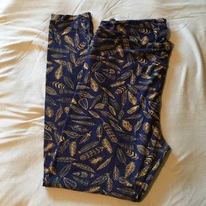⭐️ two pair LulaRoe TC leggings ⭐️
